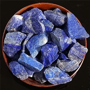 Raw blue lapis lazuli crystal stones.