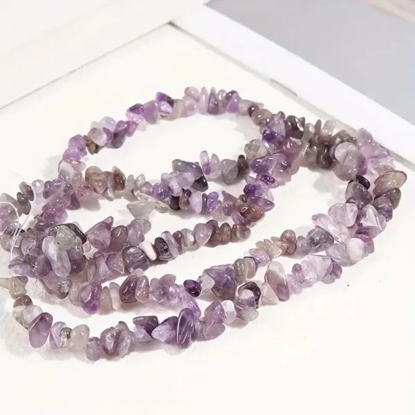 Amethyst chip bead strand necklace.